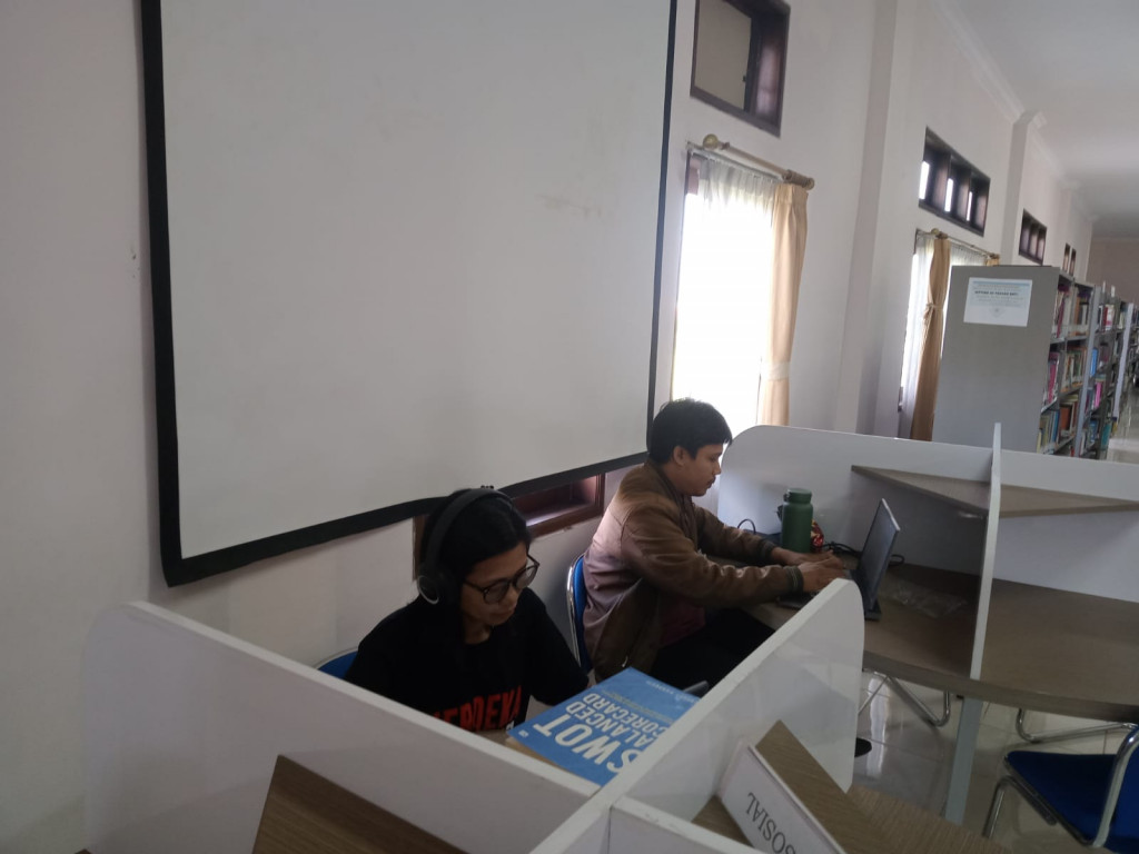 Kunjungan ke Perpustakaan Sebagai Pusat Informasi